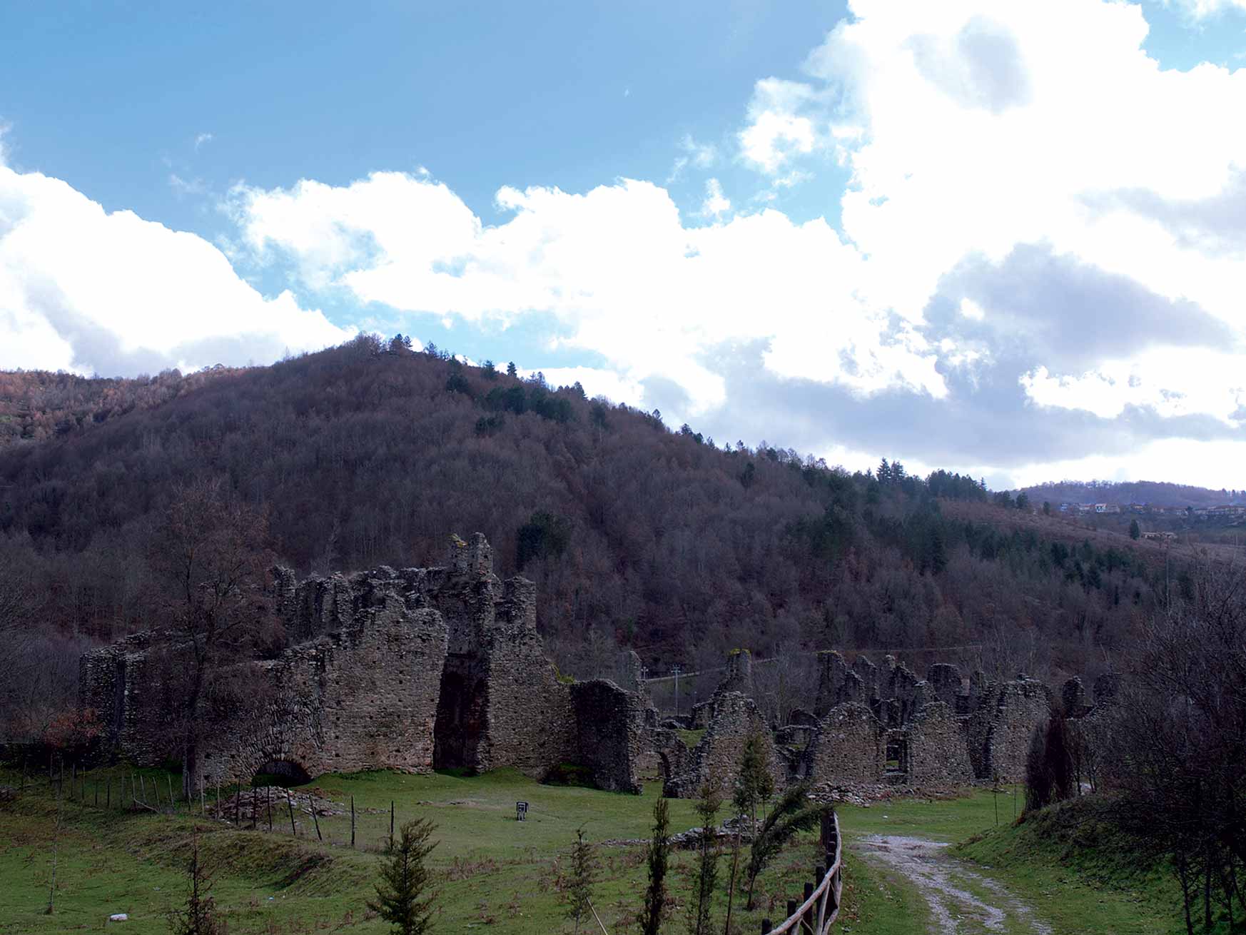 Dall’Abbazia di Corazzo  a Monte Eremita